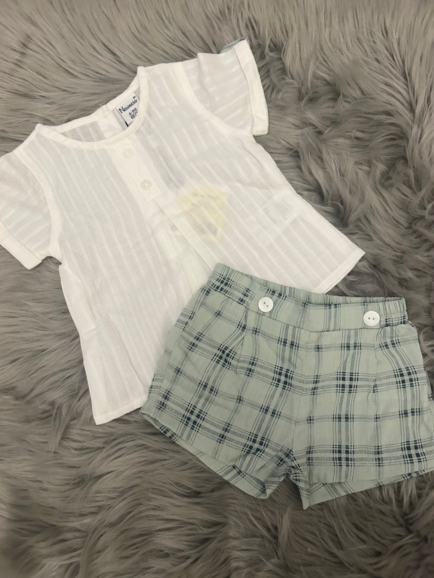 Shirt & check shorts