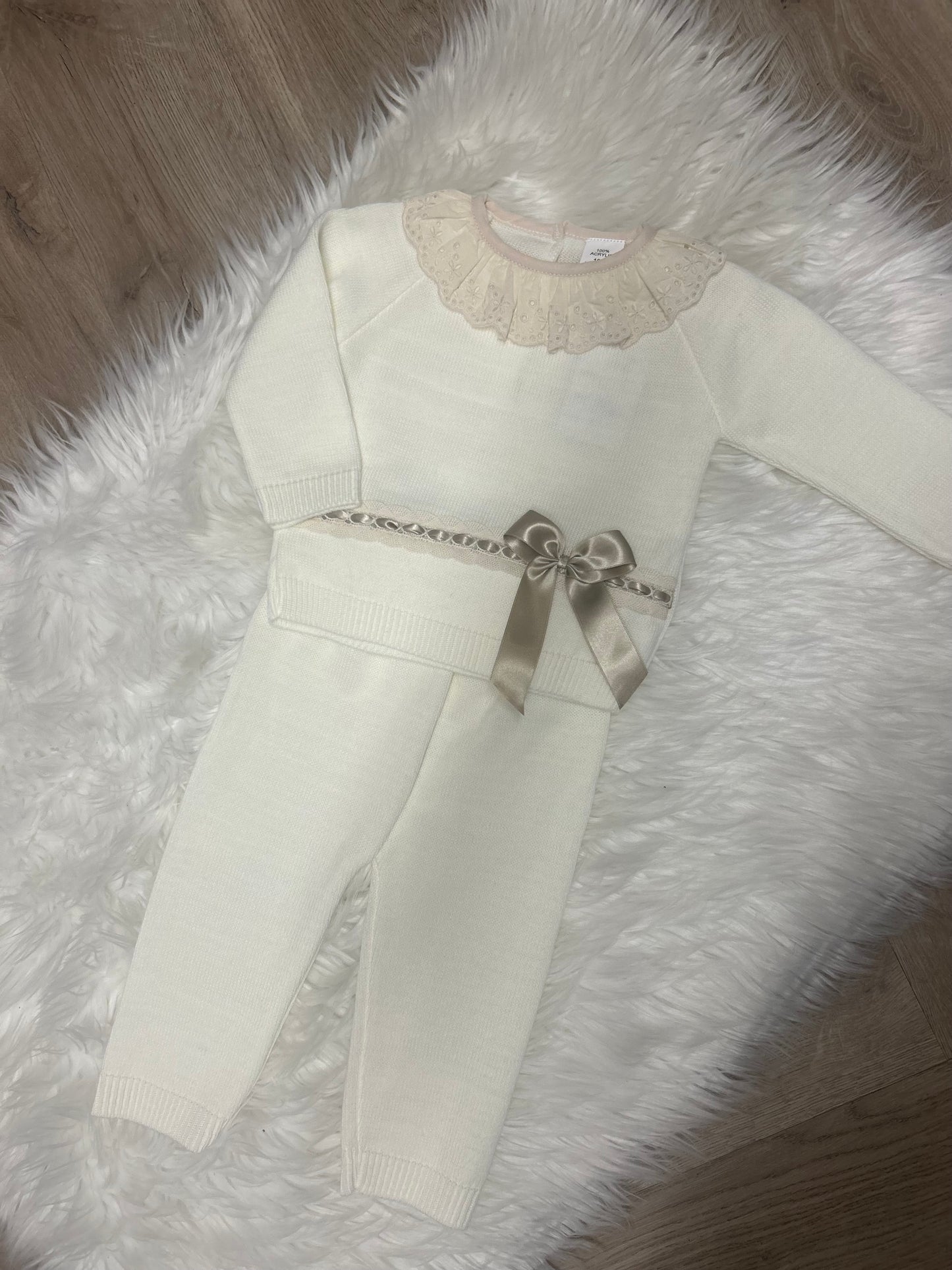 Cream lace bow knitted set